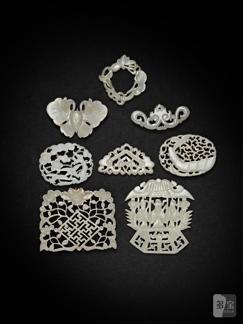 清　玉透雕飾件一組八件 | A GROUP OF EIGHT RETICULATED JADE ORNAMENTS - 图3
